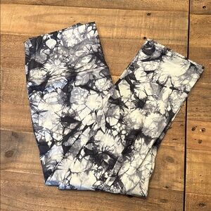 NWOT Lululemon Shibori Capris